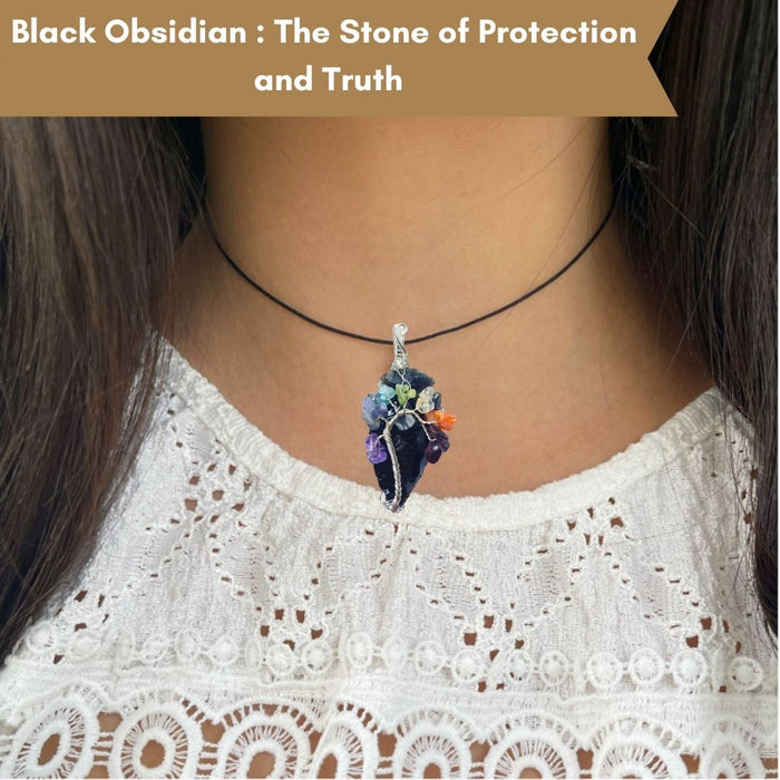 Anhänger mit Pfeilspitze aus schwarzem Obsidian