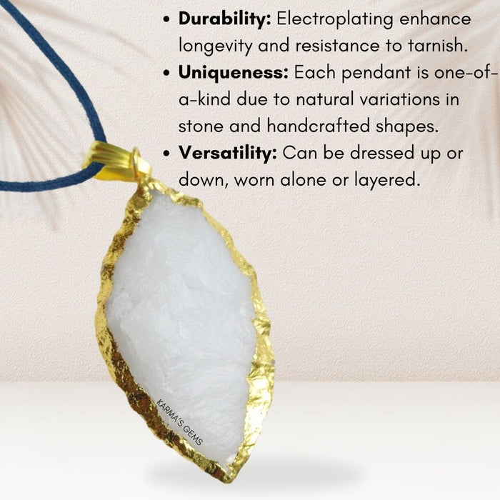 PENDENTIF EN PIERRE DE QUARTZ BLANC ÉLECTROPLAQUÉ